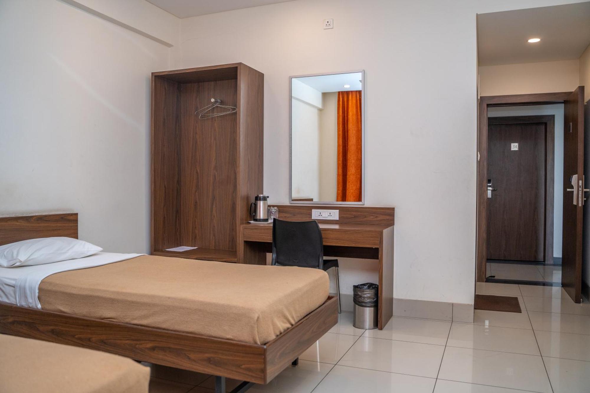 Hotel Dreamland Pune Extérieur photo