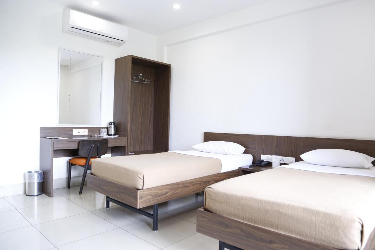 Hotel Dreamland Pune Extérieur photo
